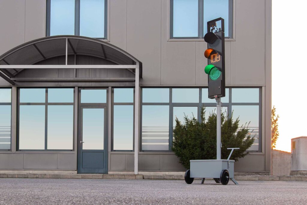 Baustellenampel mit LED und Reihenschaltung für flexible Baustelleneinsätze.